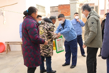 新春慰问送温暖  岁寒情深暖人心